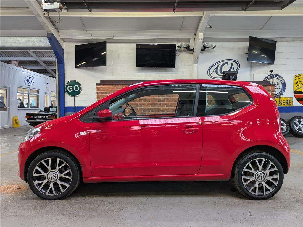 <p>2015 VOLKSWAGEN ROCK UP</p>