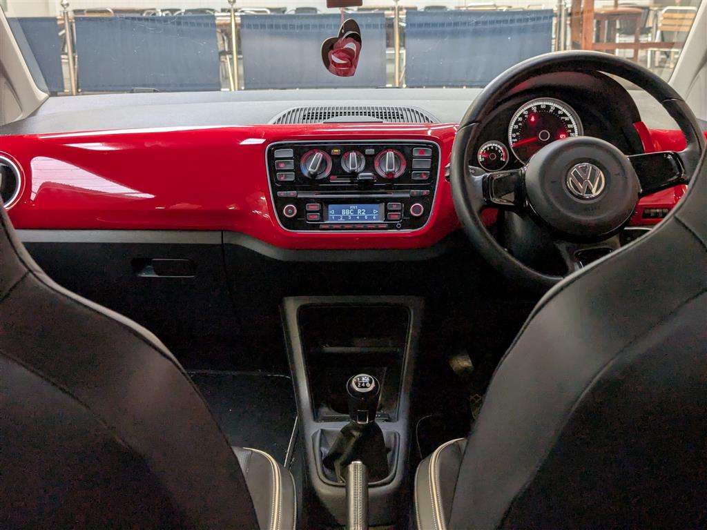 <p>2015 VOLKSWAGEN ROCK UP</p>