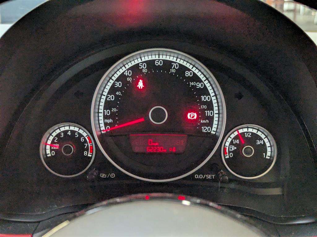 <p>2015 VOLKSWAGEN ROCK UP</p>