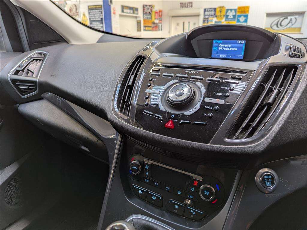 <p>2014 FORD KUGA TITANIUM 4X2 TDCI</p>