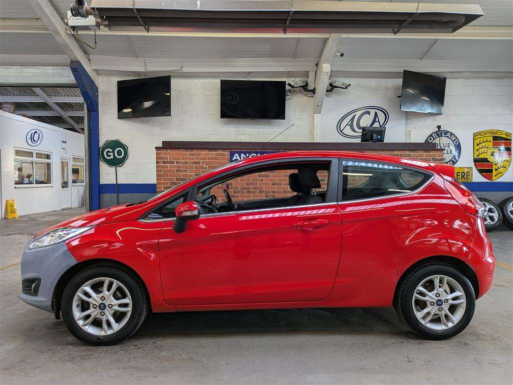 <p>2015 FORD FIESTA ZETEC</p>