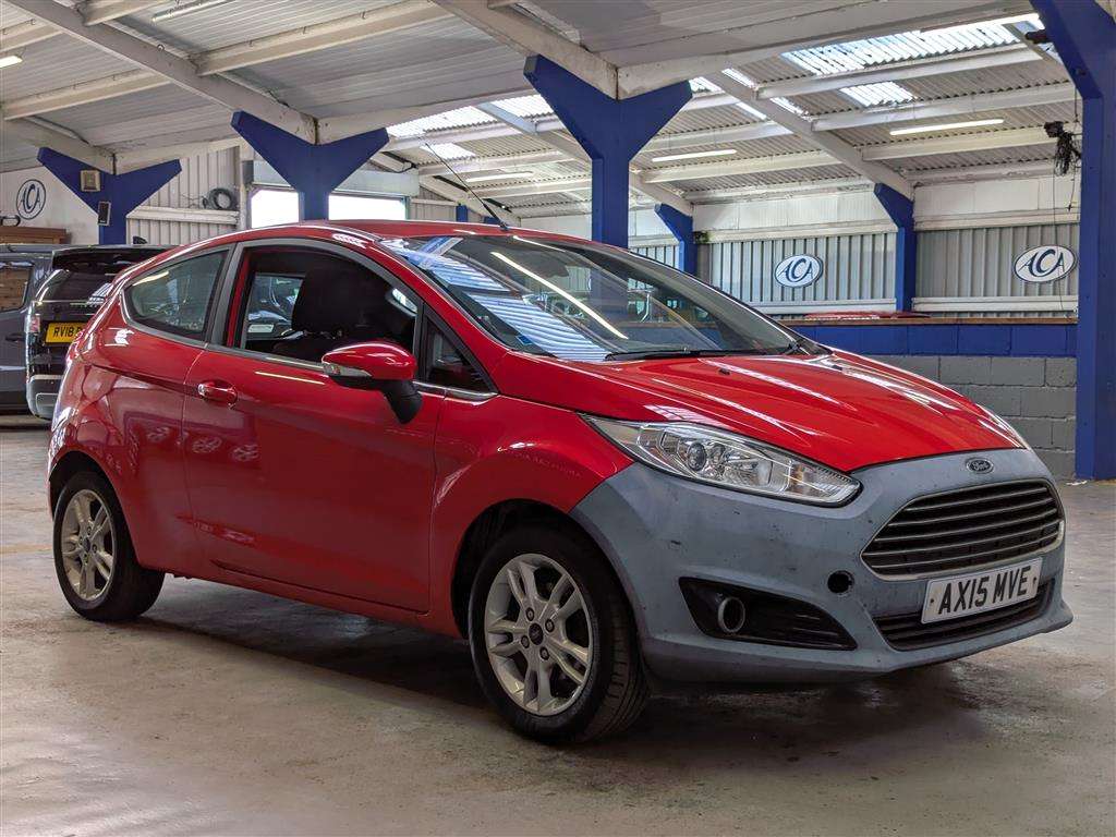 <p>2015 FORD FIESTA ZETEC</p>