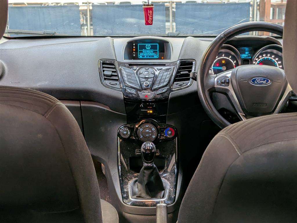 <p>2015 FORD FIESTA ZETEC</p>