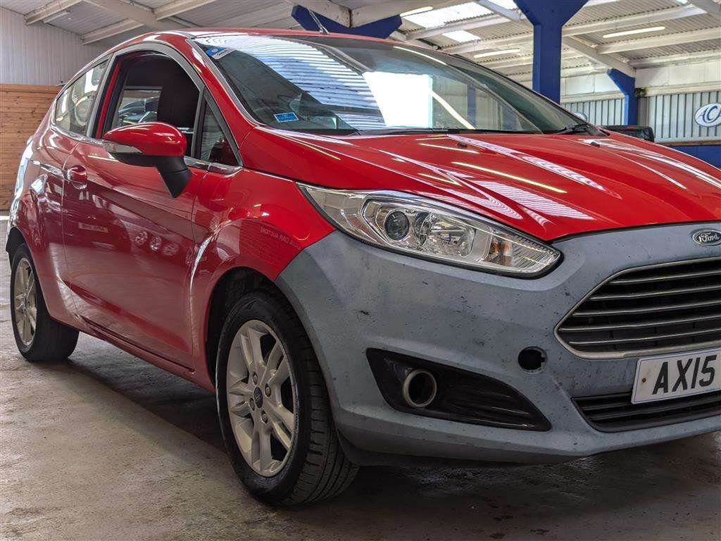 <p>2015 FORD FIESTA ZETEC</p>