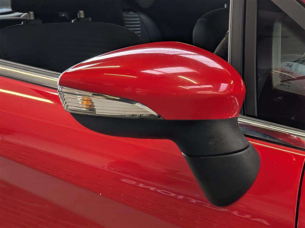 <p>2015 FORD FIESTA ZETEC</p>