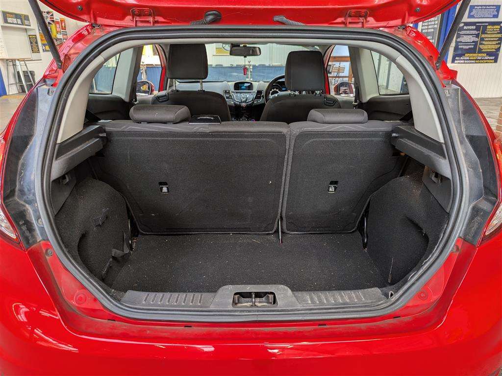 <p>2015 FORD FIESTA ZETEC</p>