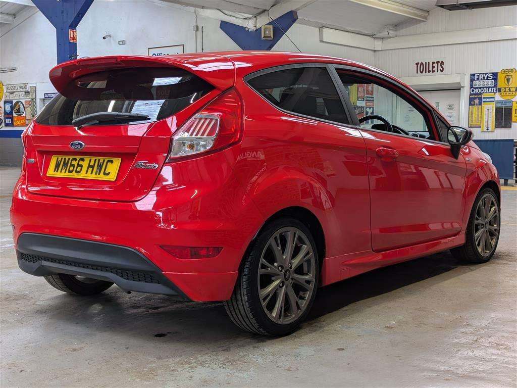 <p>2016 FORD FIESTA ST-LINE</p>