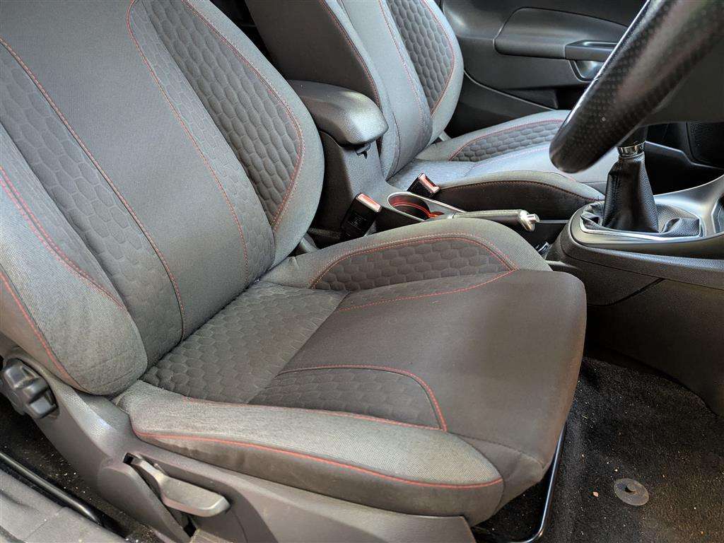 <p>2016 FORD FIESTA ST-LINE</p>