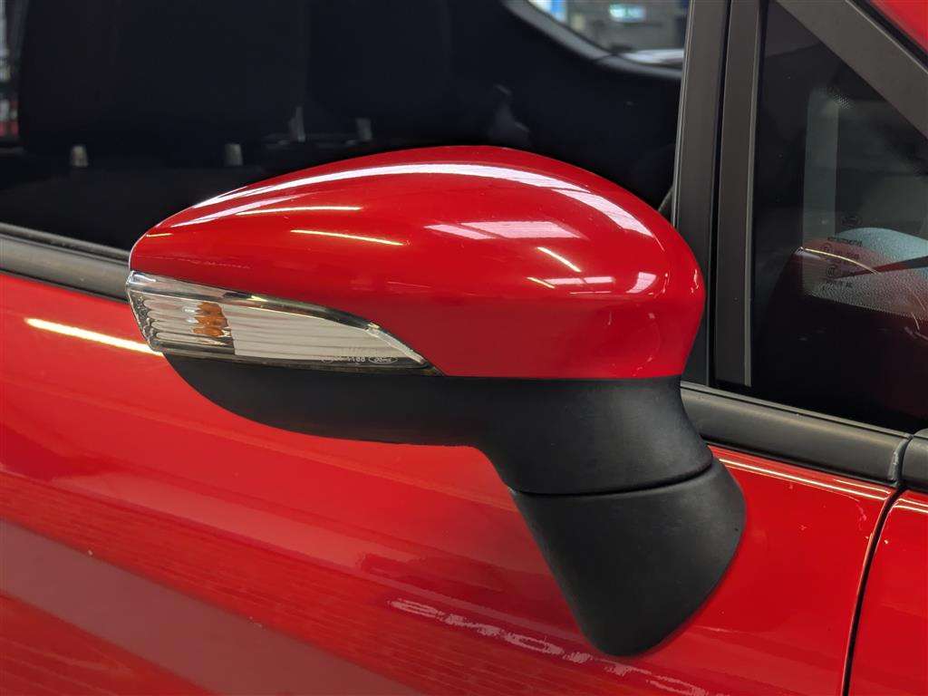 <p>2016 FORD FIESTA ST-LINE</p>