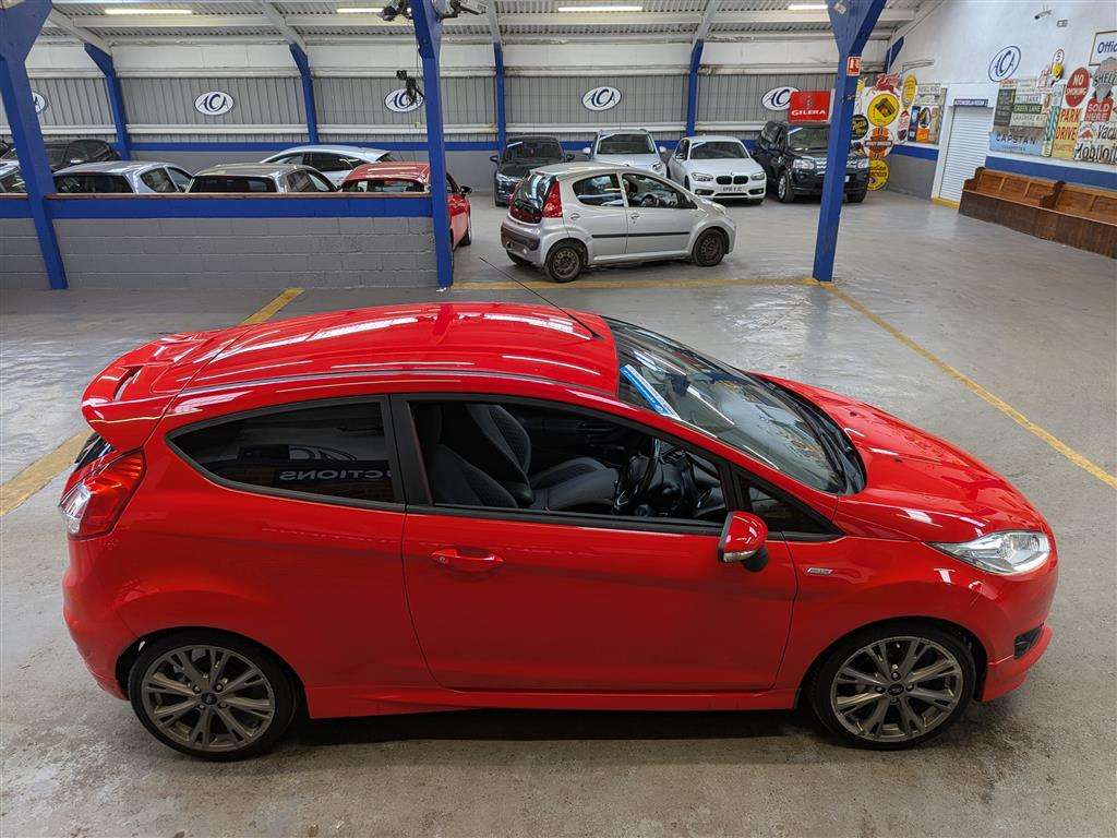 <p>2016 FORD FIESTA ST-LINE</p>