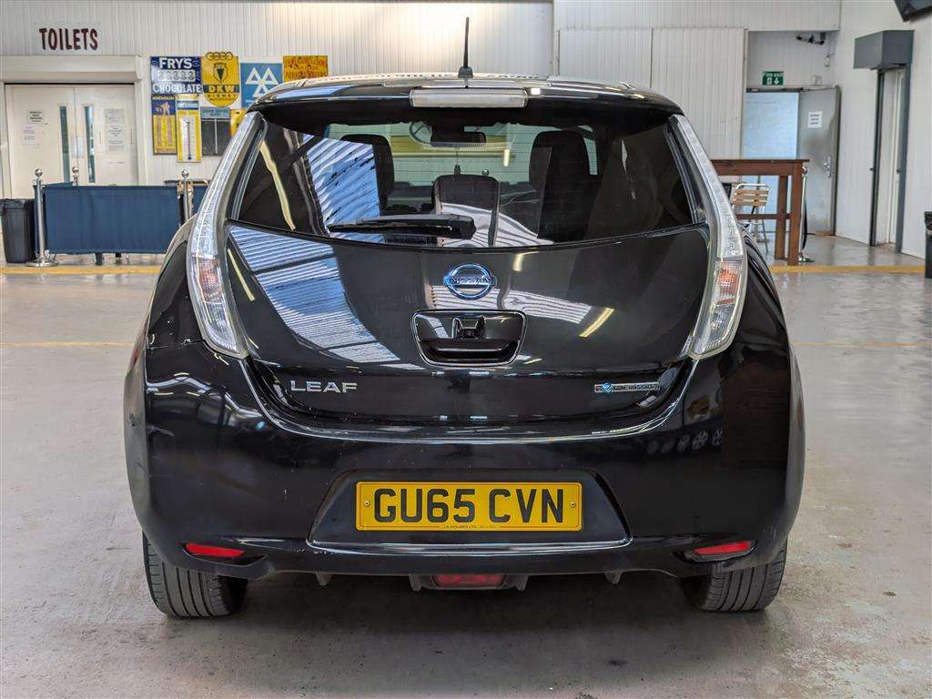 <p>2015 NISSAN LEAF TEKNA</p>