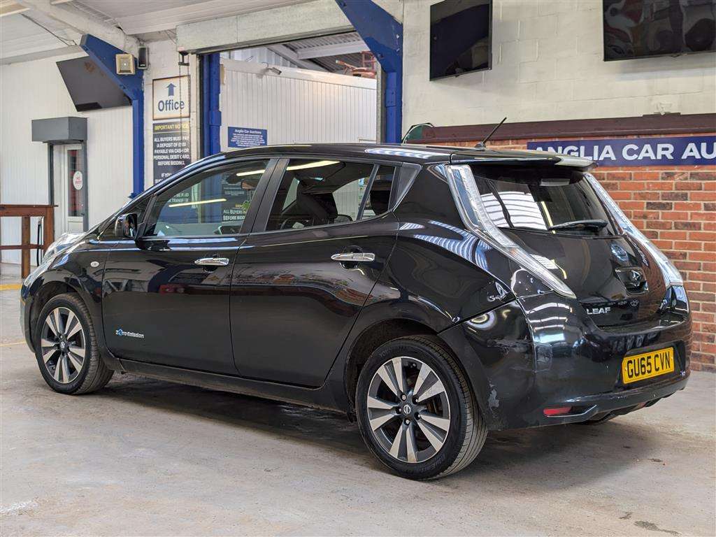 <p>2015 NISSAN LEAF TEKNA</p>