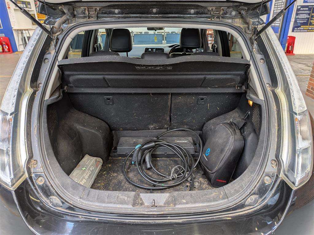 <p>2015 NISSAN LEAF TEKNA</p>