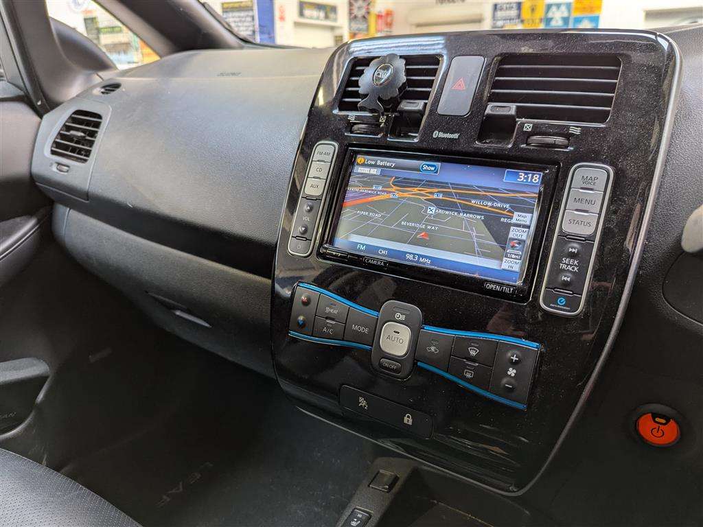 <p>2015 NISSAN LEAF TEKNA</p>