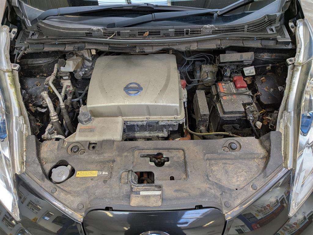 <p>2015 NISSAN LEAF TEKNA</p>