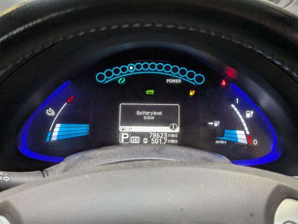 <p>2015 NISSAN LEAF TEKNA</p>