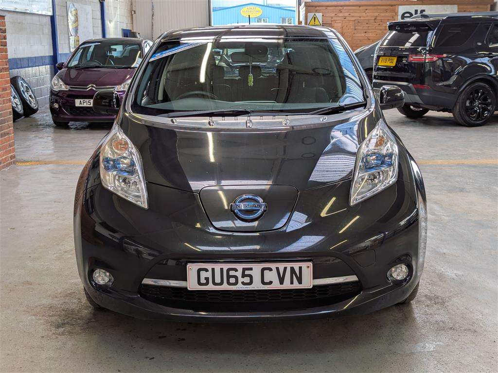<p>2015 NISSAN LEAF TEKNA</p>