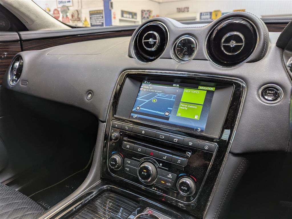 <p>2016 JAGUAR XJ PORTFOLIO V6 D AUTO</p>