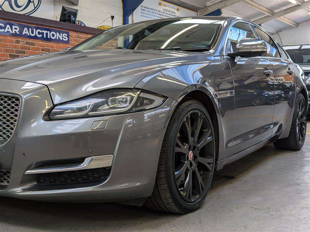 <p>2016 JAGUAR XJ PORTFOLIO V6 D AUTO</p>