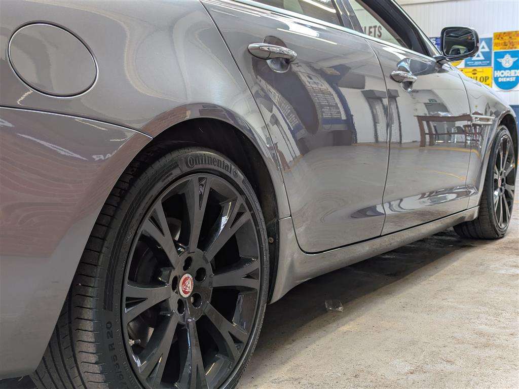 <p>2016 JAGUAR XJ PORTFOLIO V6 D AUTO</p>