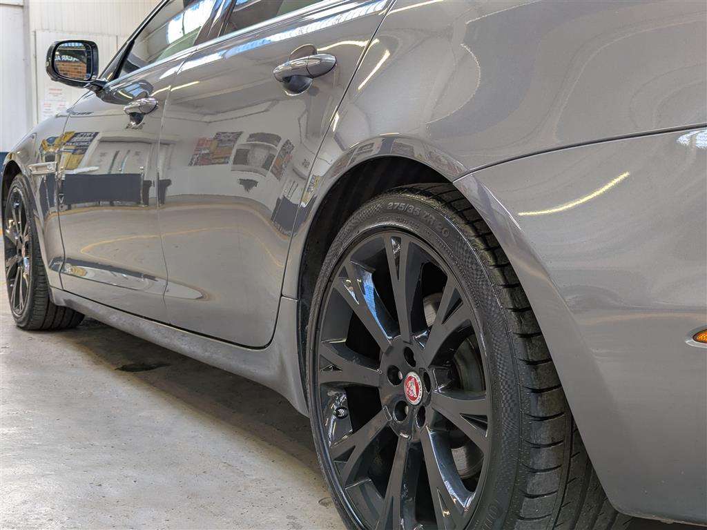 <p>2016 JAGUAR XJ PORTFOLIO V6 D AUTO</p>