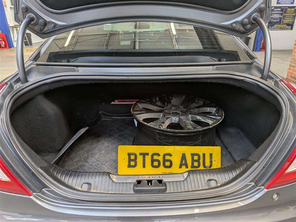 <p>2016 JAGUAR XJ PORTFOLIO V6 D AUTO</p>