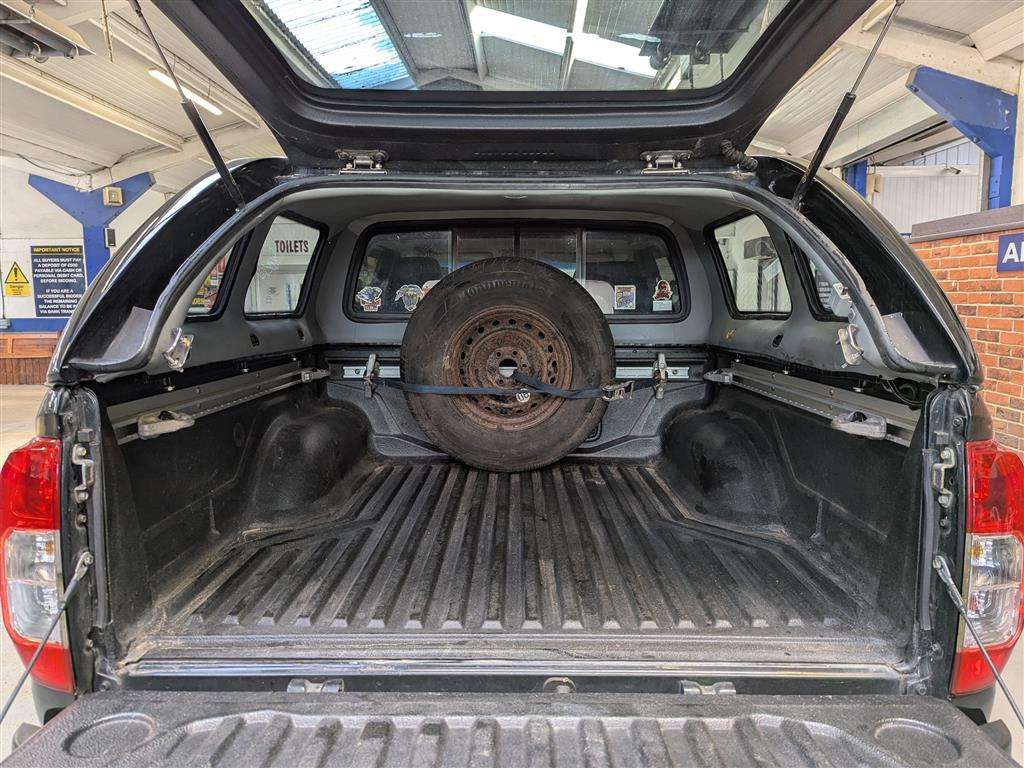 <p>2016 NISSAN NP300 NAVARA TEKNA DCI</p>