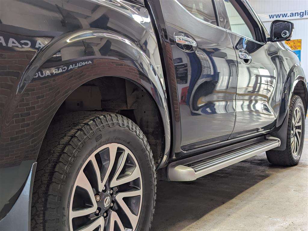 <p>2016 NISSAN NP300 NAVARA TEKNA DCI</p>