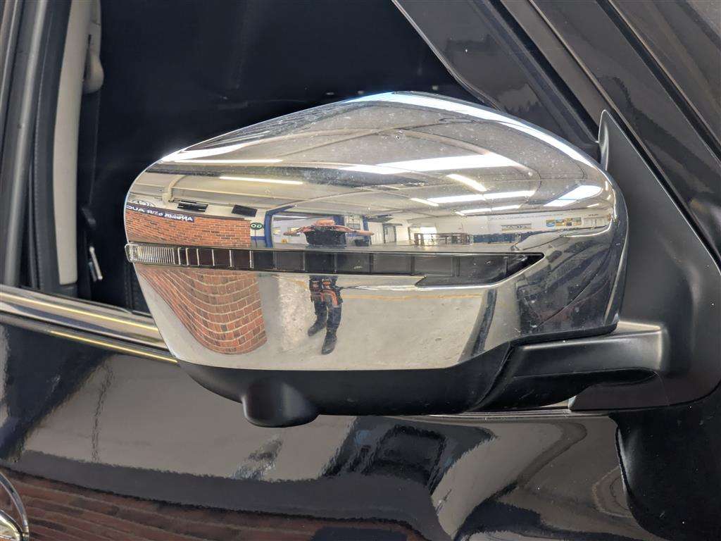 <p>2016 NISSAN NP300 NAVARA TEKNA DCI</p>