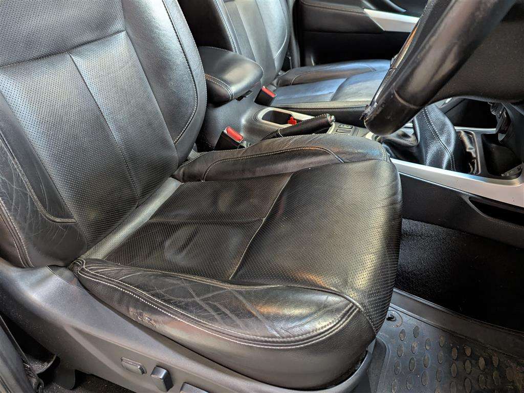 <p>2016 NISSAN NP300 NAVARA TEKNA DCI</p>