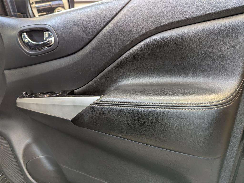 <p>2016 NISSAN NP300 NAVARA TEKNA DCI</p>