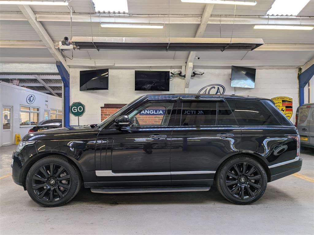 <p>2015 LAND ROVER RANGE ROVER AUTO-B SDV8 A</p>