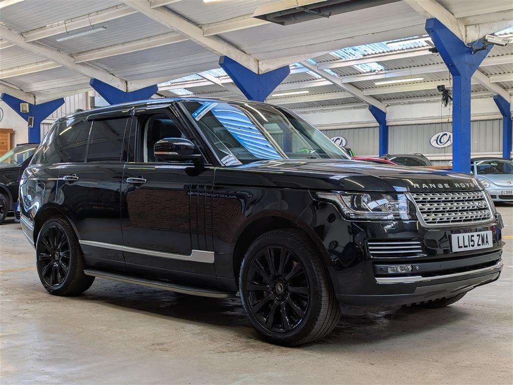 <p>2015 LAND ROVER RANGE ROVER AUTO-B SDV8 A</p>