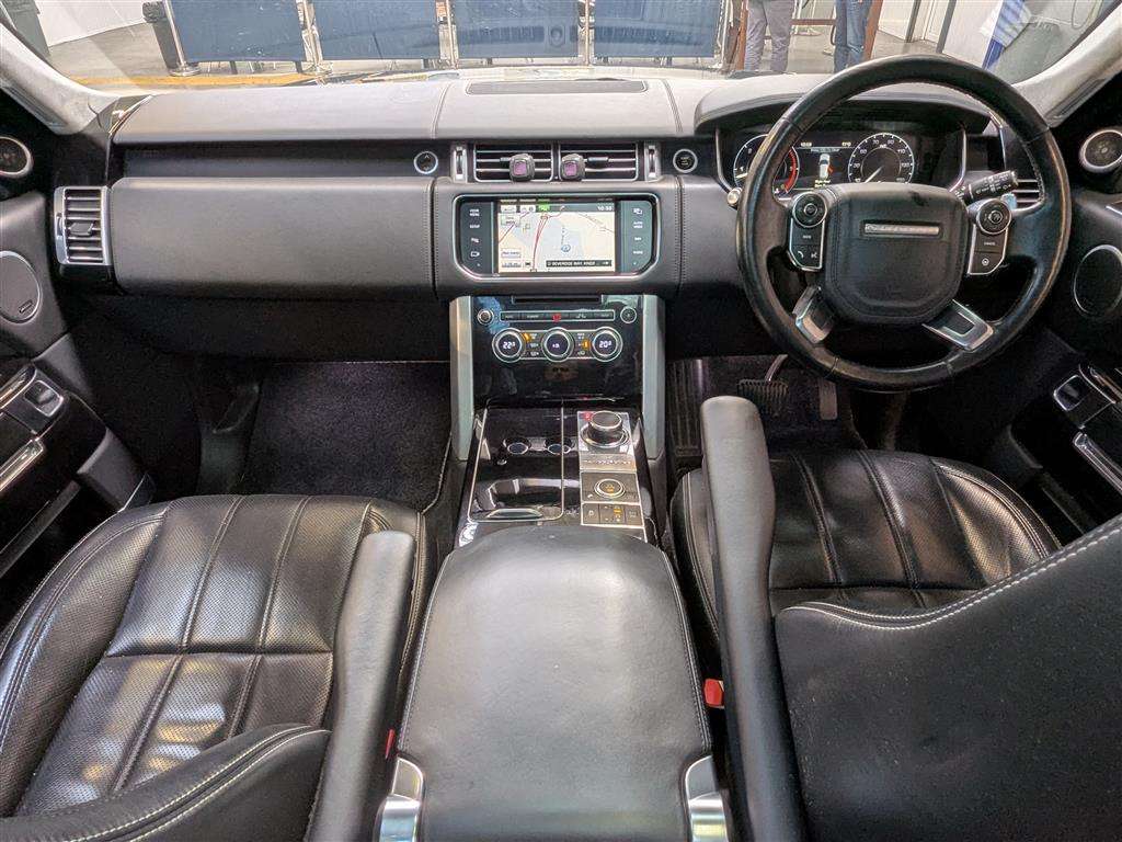 <p>2015 LAND ROVER RANGE ROVER AUTO-B SDV8 A</p>