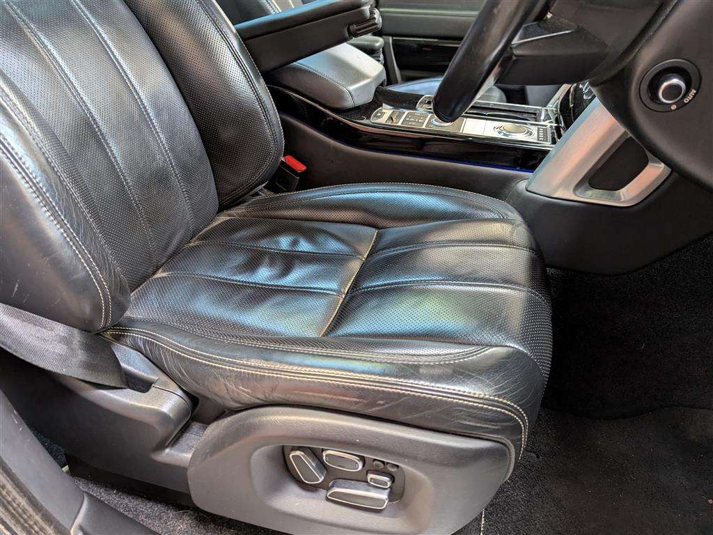 <p>2015 LAND ROVER RANGE ROVER AUTO-B SDV8 A</p>