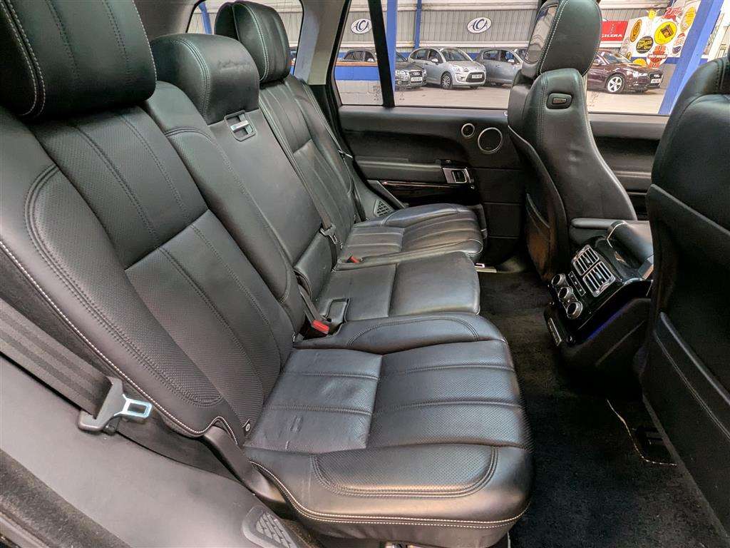 <p>2015 LAND ROVER RANGE ROVER AUTO-B SDV8 A</p>