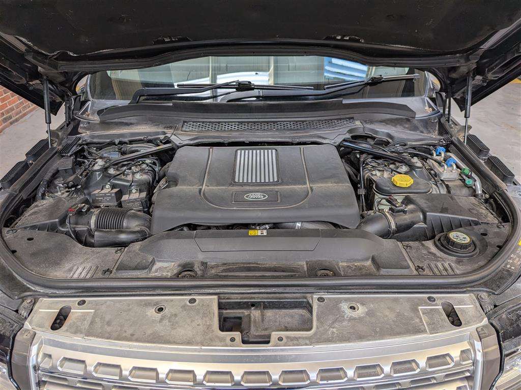 <p>2015 LAND ROVER RANGE ROVER AUTO-B SDV8 A</p>