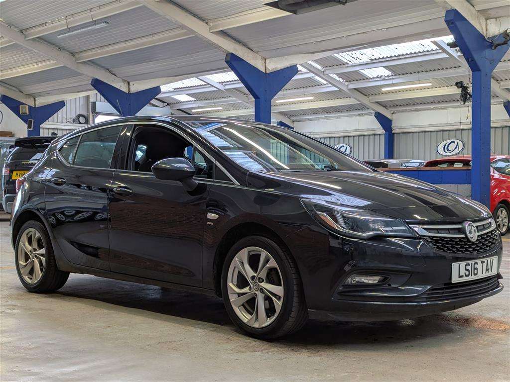 <p>2016 VAUXHALL ASTRA SRI</p>