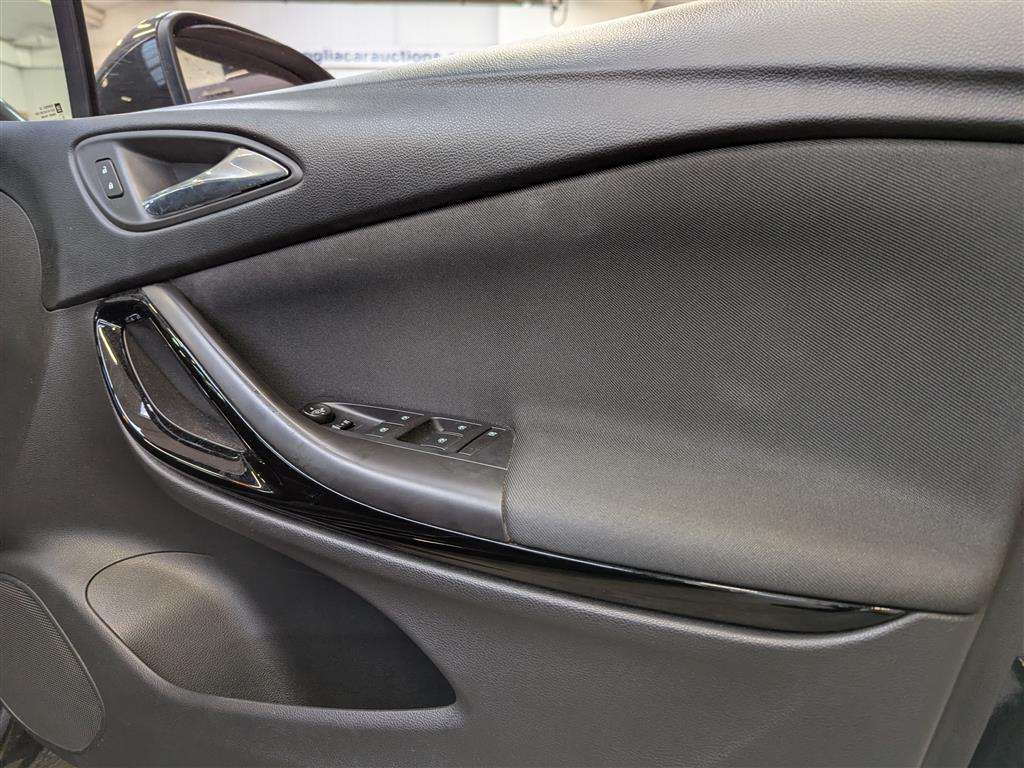 <p>2016 VAUXHALL ASTRA SRI</p>