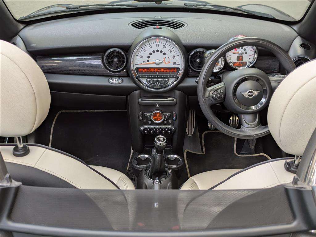 <p>2014 MINI MINI ROADSTER COOPER S</p>