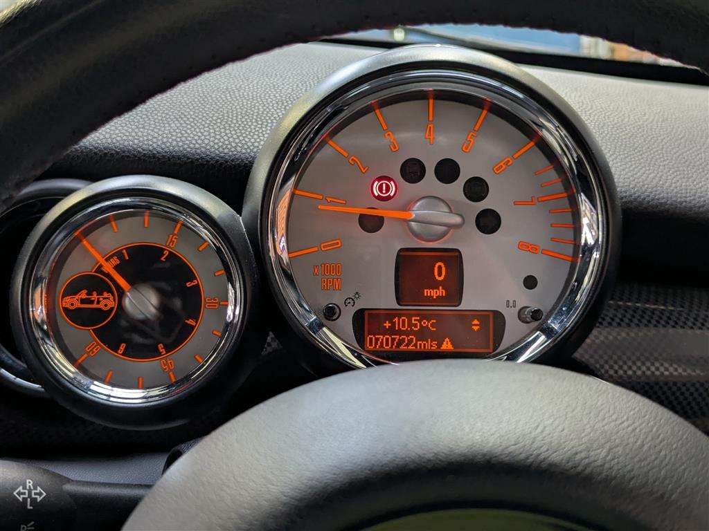 <p>2014 MINI MINI ROADSTER COOPER S</p>