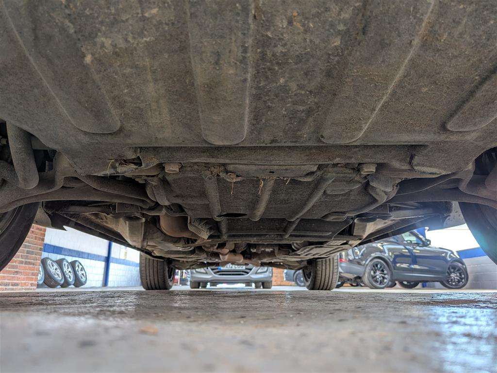 <p>2013 JEEP GRAND CHEROKEE S-LTD CRD</p>