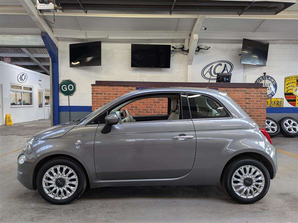 <p>2017 FIAT 500 LOUNGE</p>