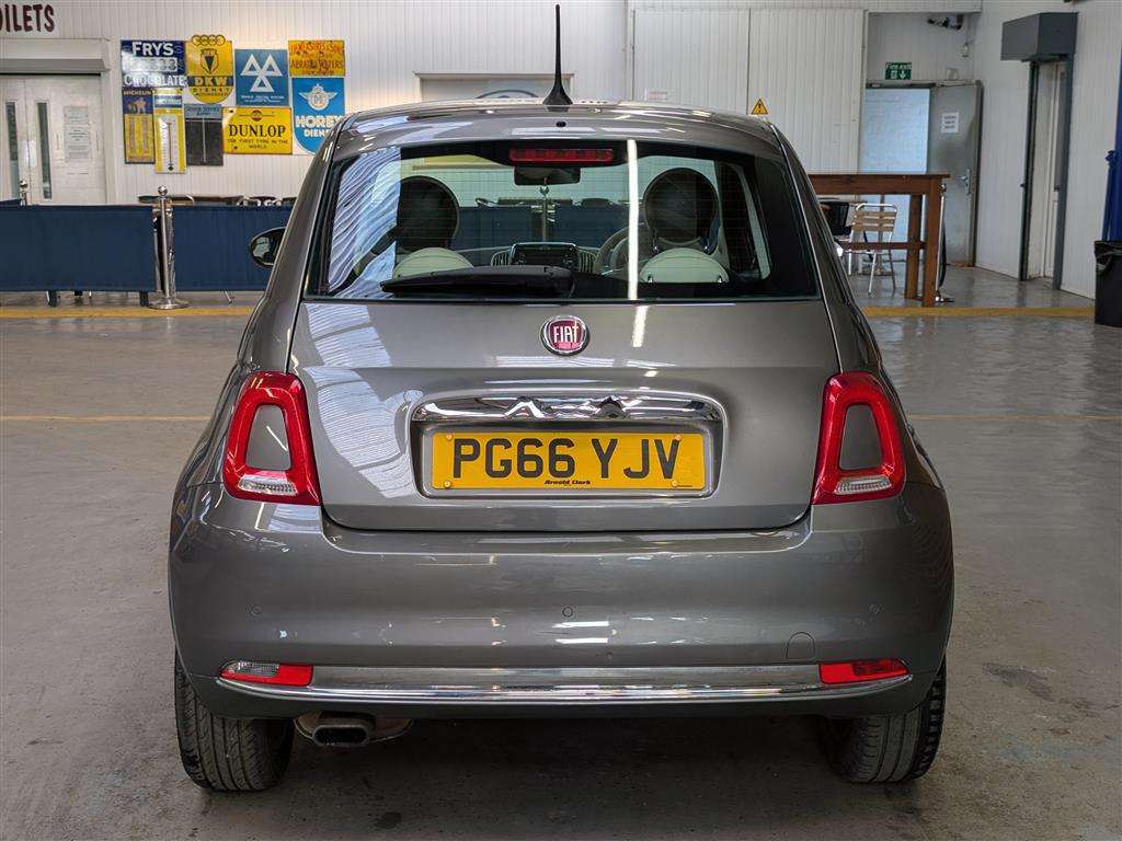 <p>2017 FIAT 500 LOUNGE</p>