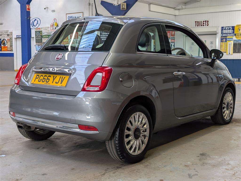 <p>2017 FIAT 500 LOUNGE</p>