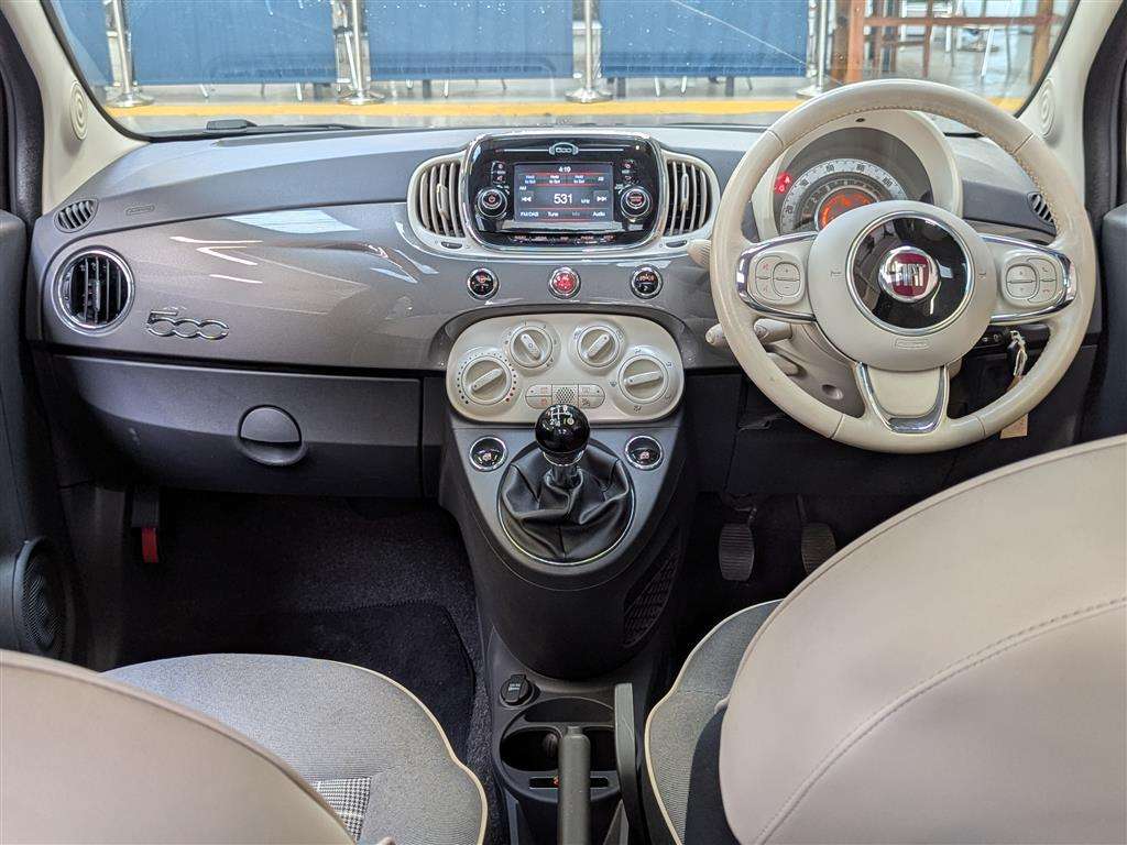 <p>2017 FIAT 500 LOUNGE</p>
