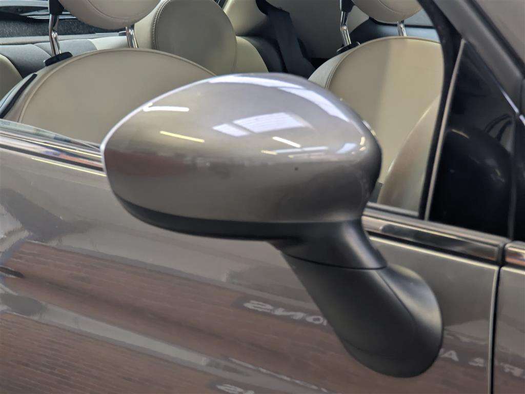 <p>2017 FIAT 500 LOUNGE</p>