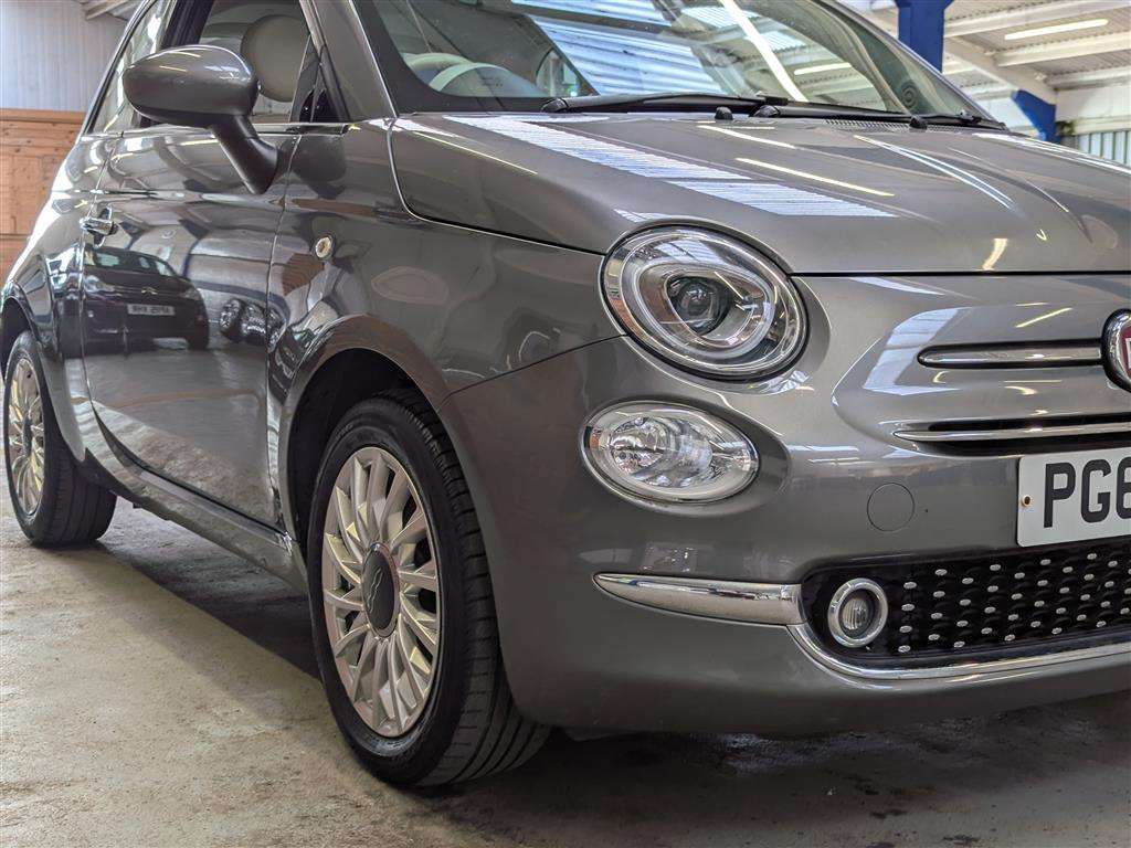 <p>2017 FIAT 500 LOUNGE</p>
