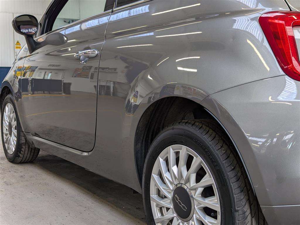 <p>2017 FIAT 500 LOUNGE</p>