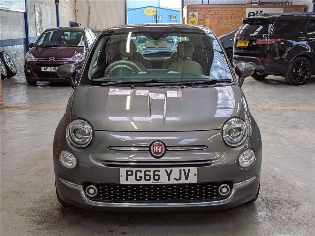 <p>2017 FIAT 500 LOUNGE</p>